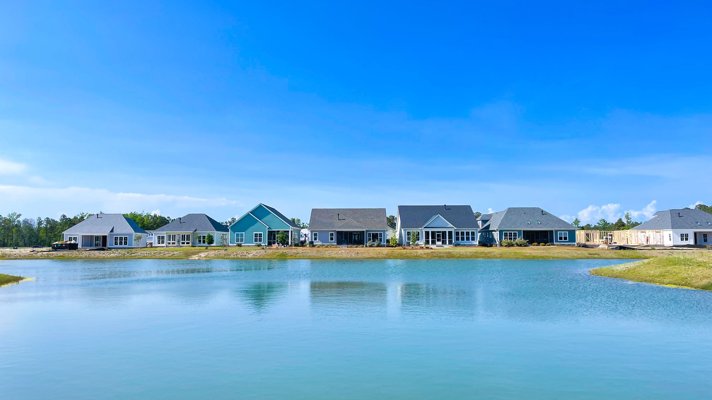 The Lakes at Pine Forest - homes on lake
